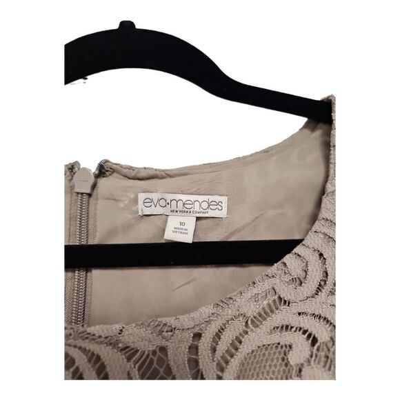 EVA MENDES New York & Company Sleeveless Taupe Lace Overlay Dress - Size 10 - Picture 3 of 6